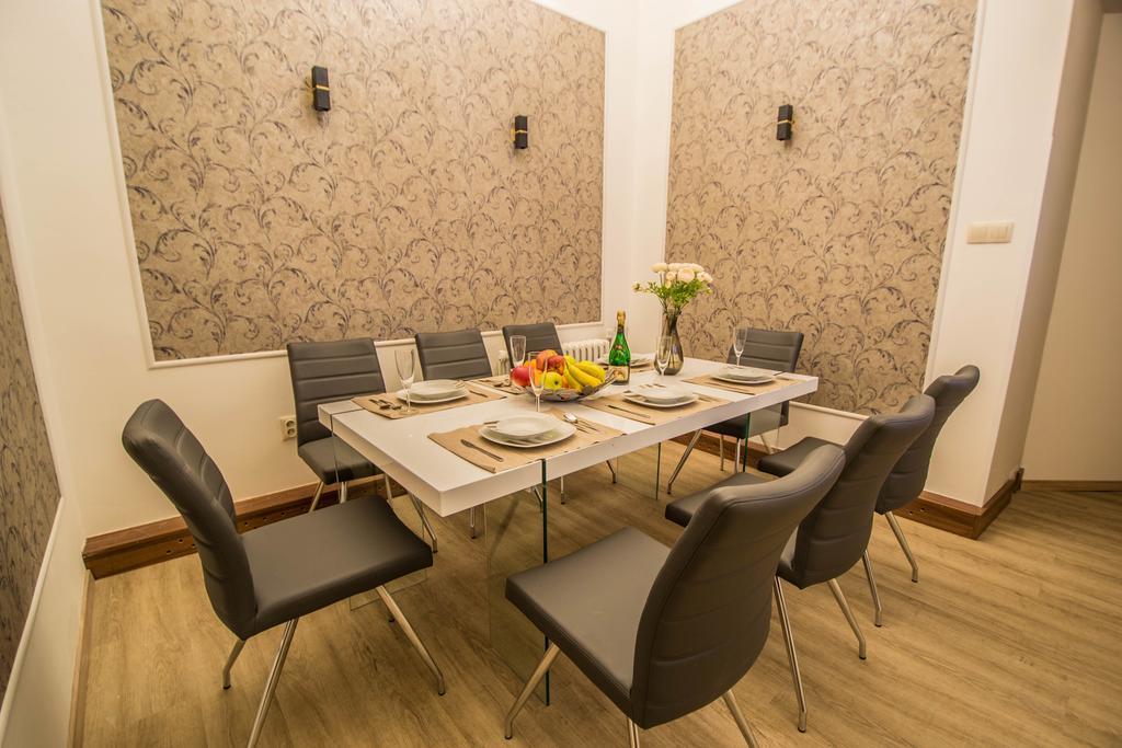 4Bdr Historical Spirit Apt By Ruterra Prag Dış mekan fotoğraf